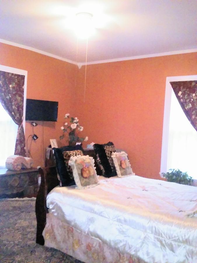 Six Acres Bed And Breakfast Cincinnati Bagian luar foto